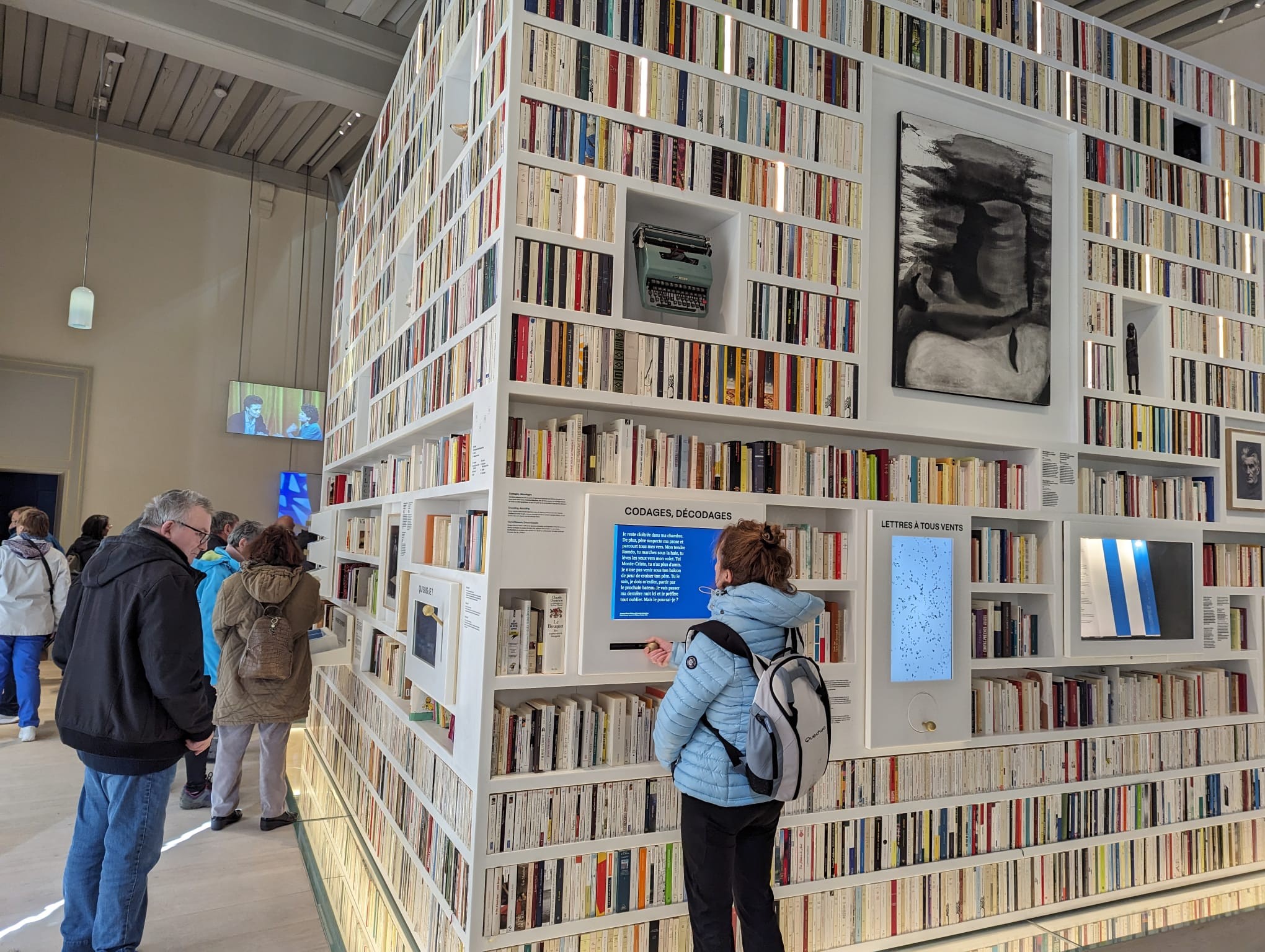 Mur de livre en langue française